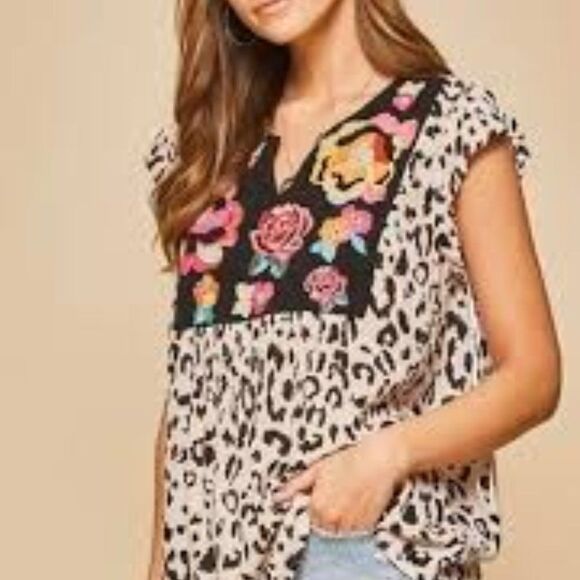 Savanna Jane Leopard Floral-Embroidered Top Large - Picture 1 of 8